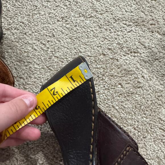 BORN Brown Leather Wedge Heel Sandals Women's Size 7 Adjustable Thong Style - Picture 10 of 10